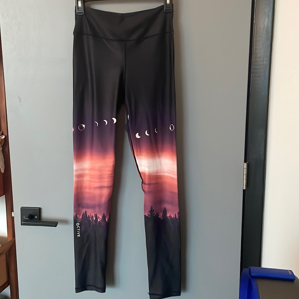 Poprageous Total Solar Eclipse Leggings